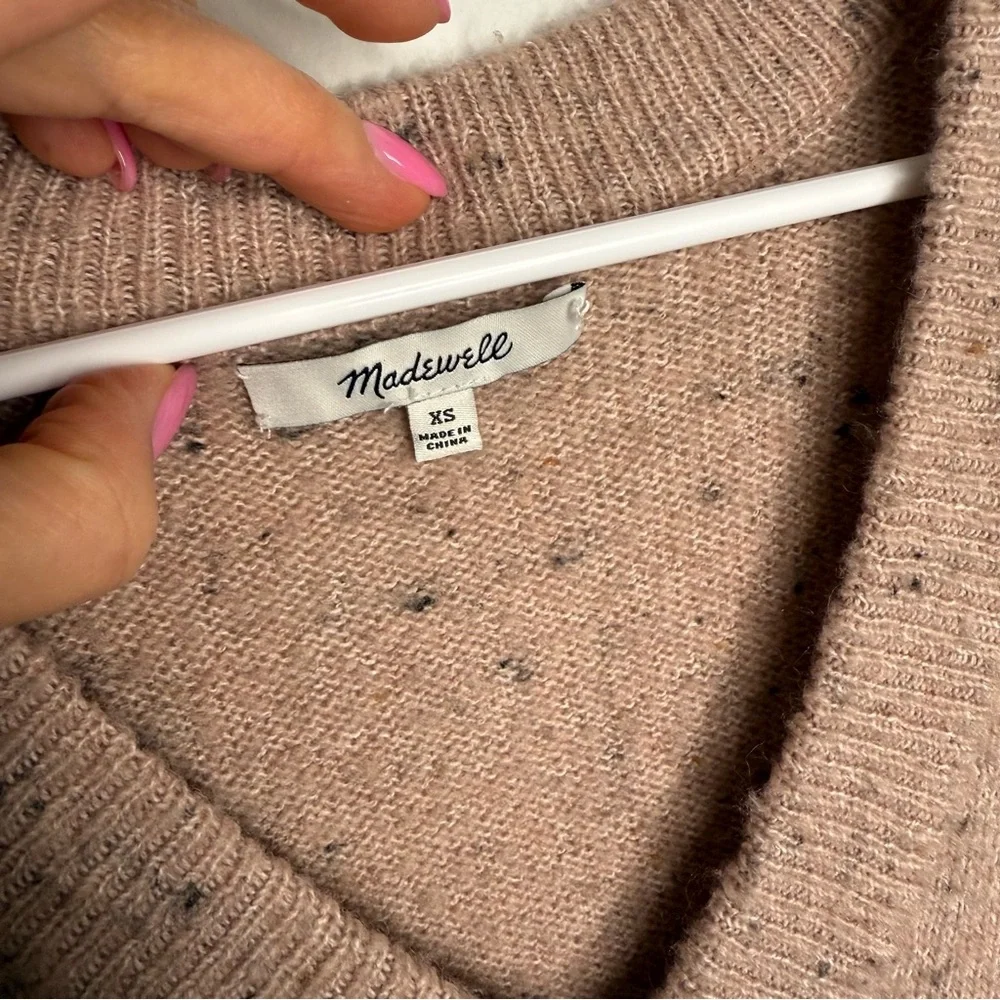 H1 Madewell‎ Donegal Westgate V-Neck Sweater in Coziest Yarn